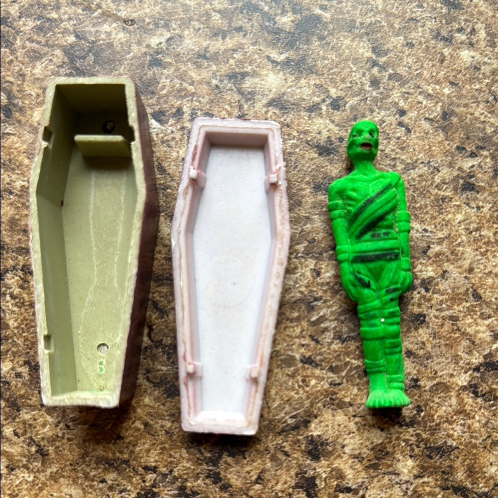 Green Mummy Figurine with Coffin Set